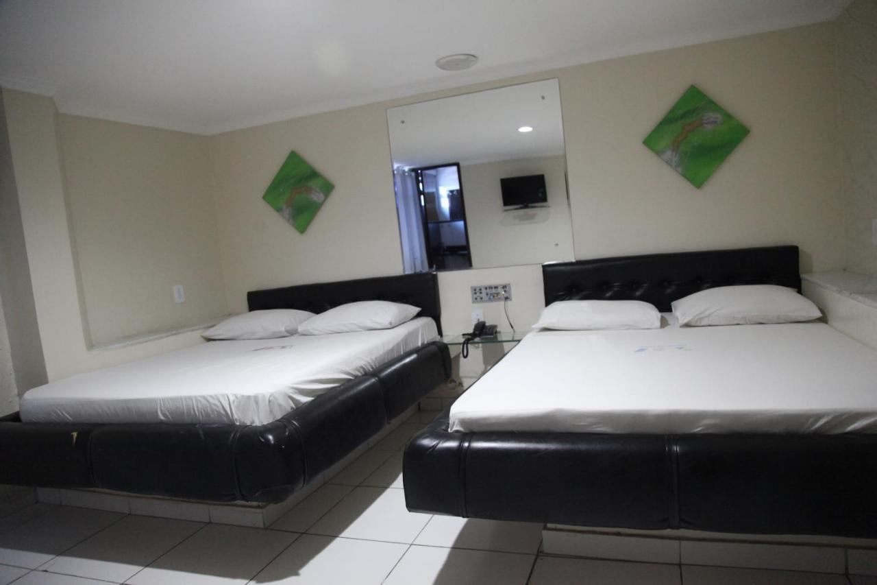 סלבאדור Hotel Piramide Rodoviaria מראה חיצוני תמונה